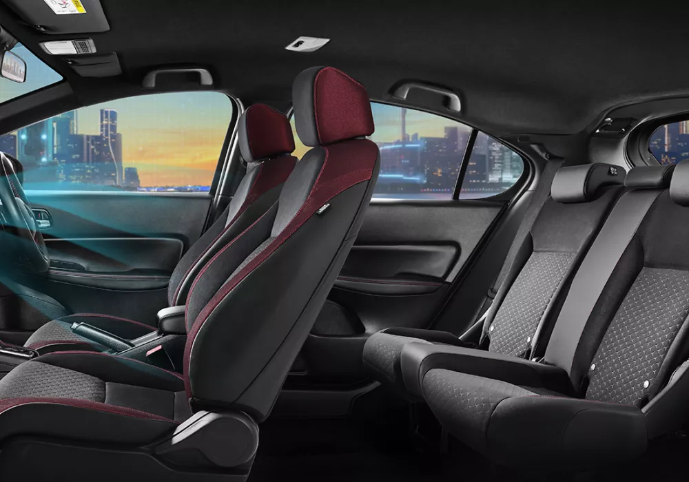 sporty_interior__1736678883275