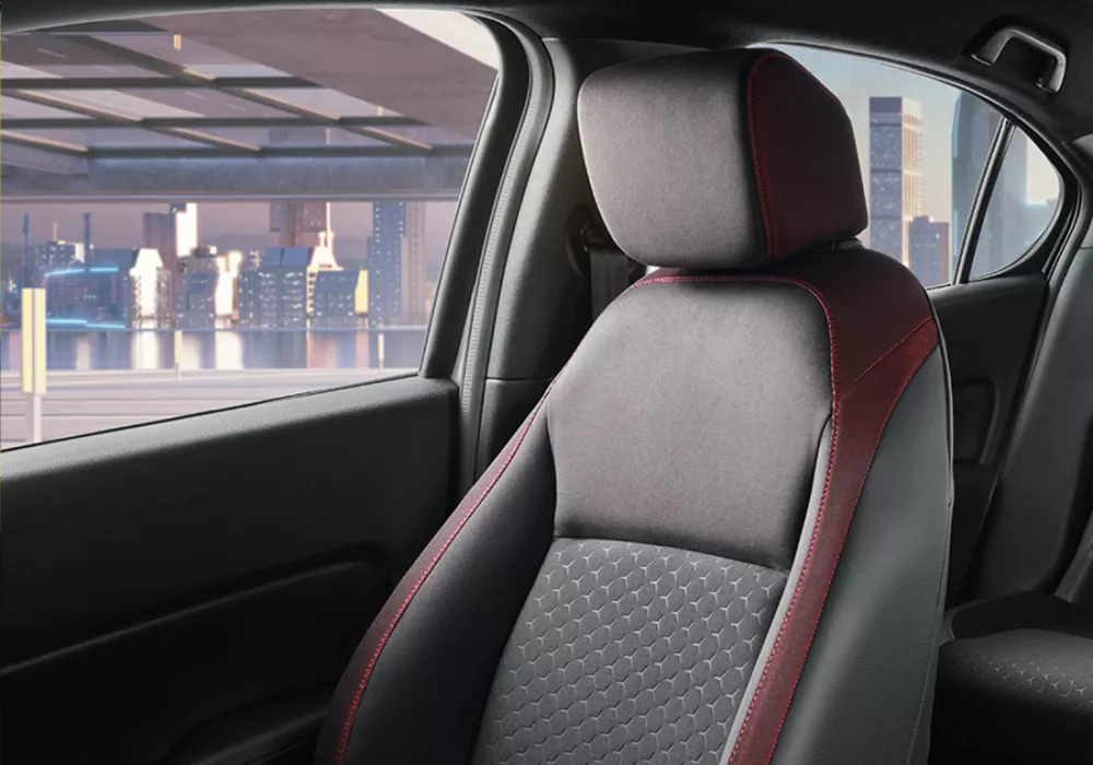 suede_fabric_leather_combi_trimmed_seats__1736678804789